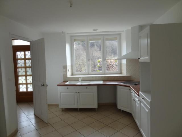Location maison F7 Chirens - Photo 2