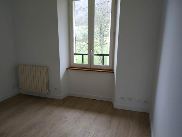 Location maison F7 Chirens - Photo 9