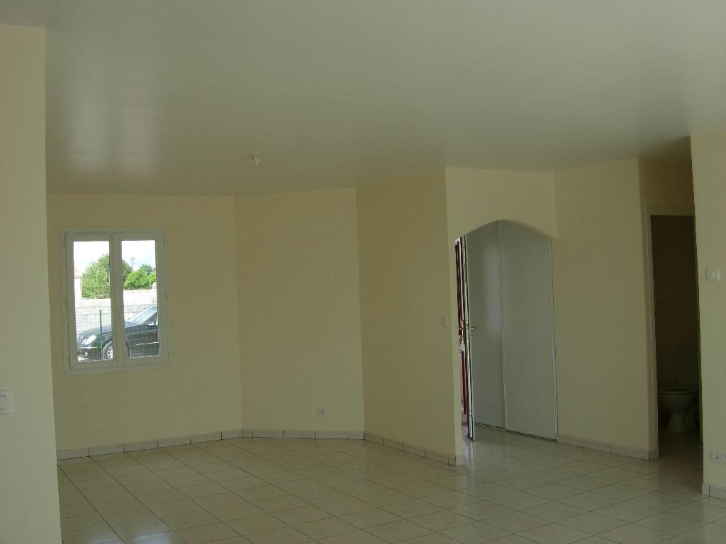 Location maison F5 Maille - Photo 2