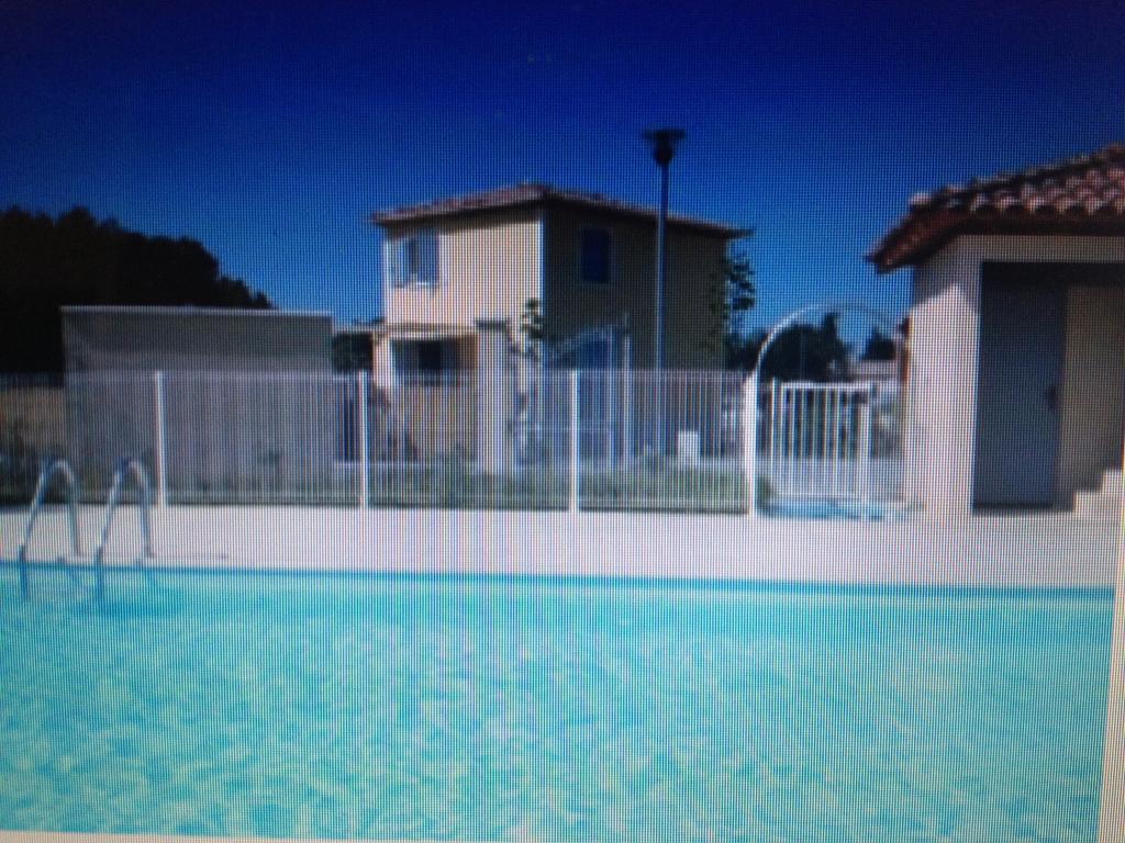 Location maison F4 St Etienne du Gres - Photo 3