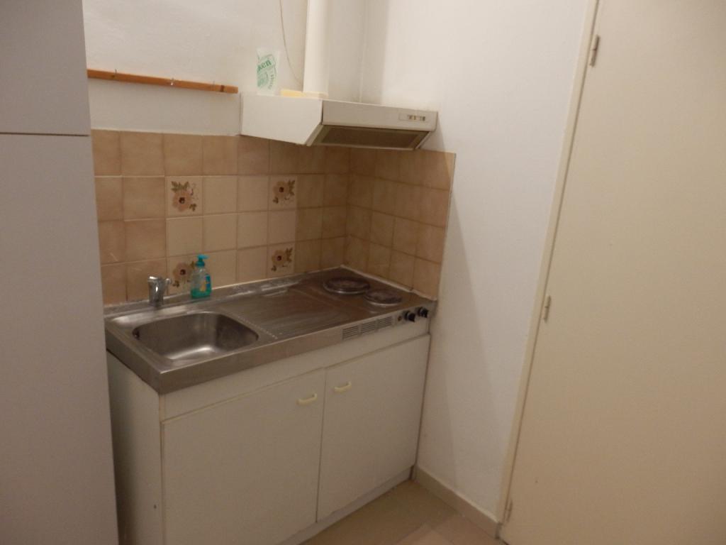 Location appartement T1 Marseille 06 - Photo 2