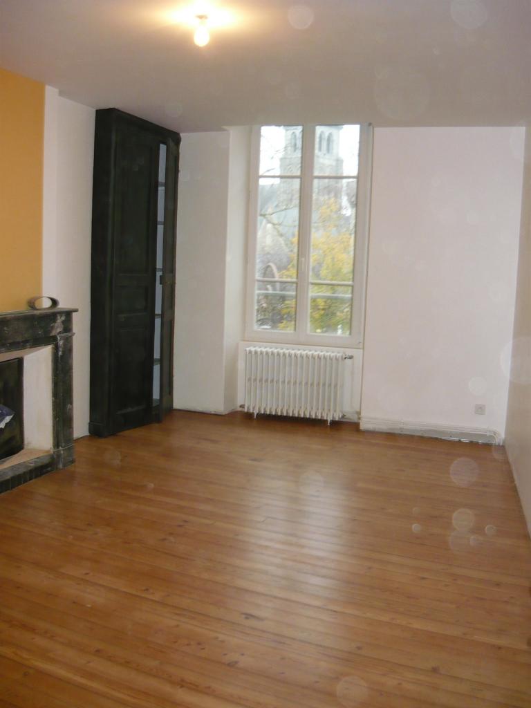 Location appartement T4 Laval - Photo 2
