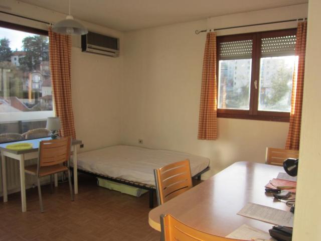 Location appartement T1 St Etienne - Photo 1