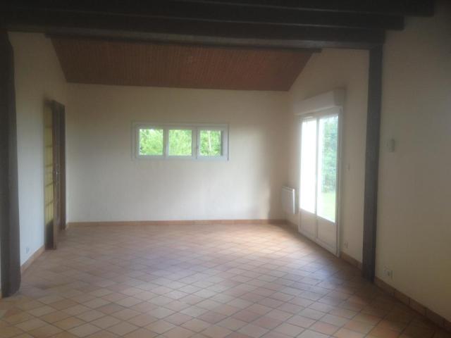 Location maison F4 Domalain - Photo 2