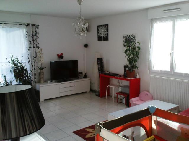 Location appartement T3 Bourgoin Jallieu - Photo 1