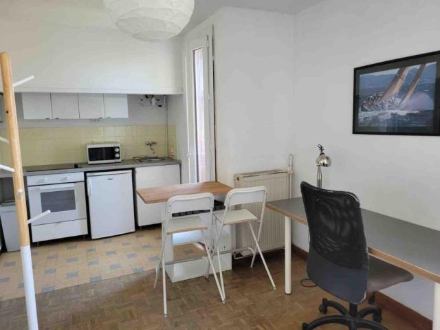 Location studio Marseille 08 - Photo 2
