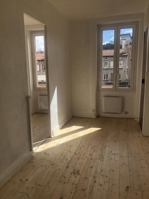 Location appartement T2 St Etienne - Photo 2
