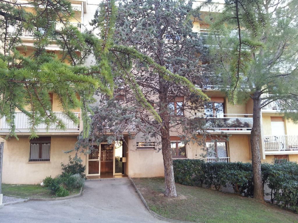 Location appartement T1 Marseille 09 - Photo 1