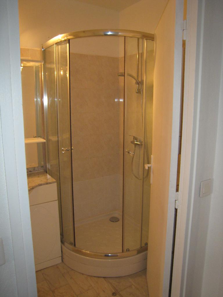 Location appartement T2 Marseille 06 - Photo 3