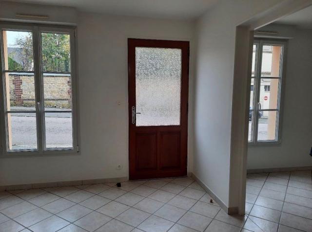 Location maison F5 Le Mele sur Sarthe - Photo 2