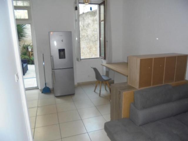 Location appartement T1 Marseille 06 - Photo 2