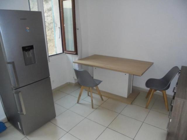 Location appartement T1 Marseille 06 - Photo 4