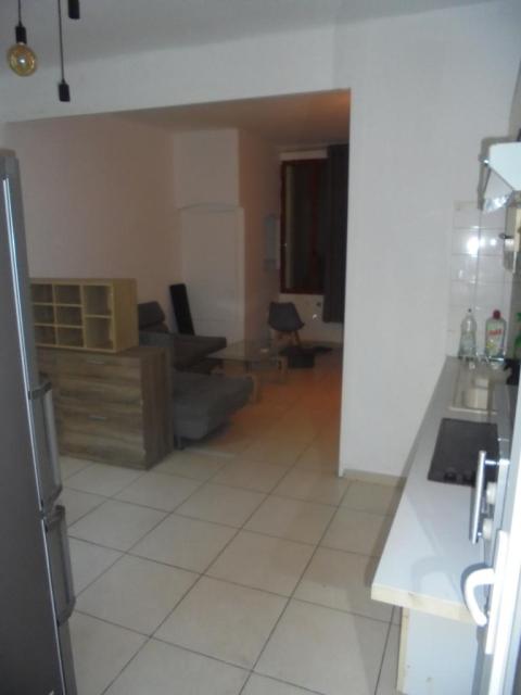 Location appartement T1 Marseille 06 - Photo 5