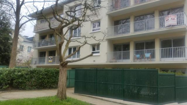 Location studio Rueil Malmaison - Photo 1