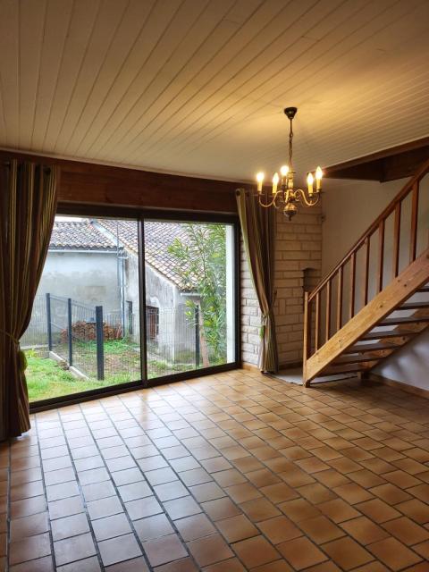 Location maison F3 Dompierre sur Charente - Photo 4