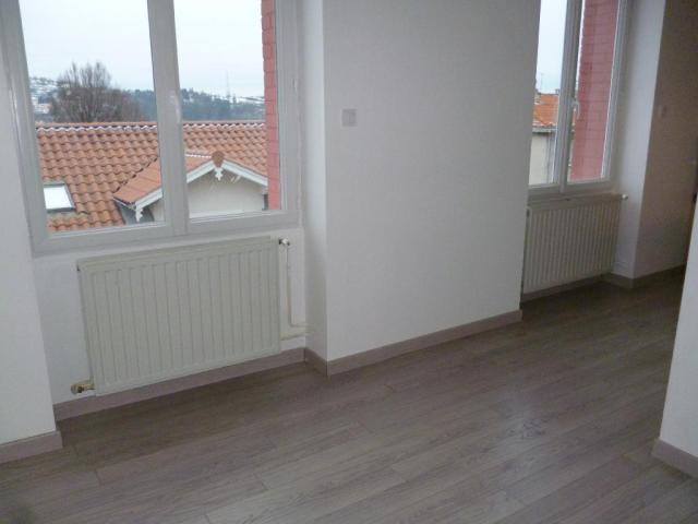 Location studio St Etienne - Photo 2