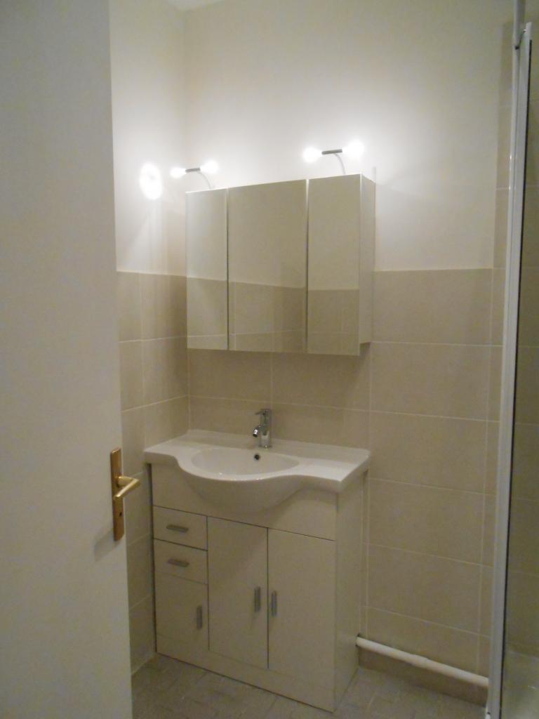 Location appartement T1 Marseille 08 - Photo 3