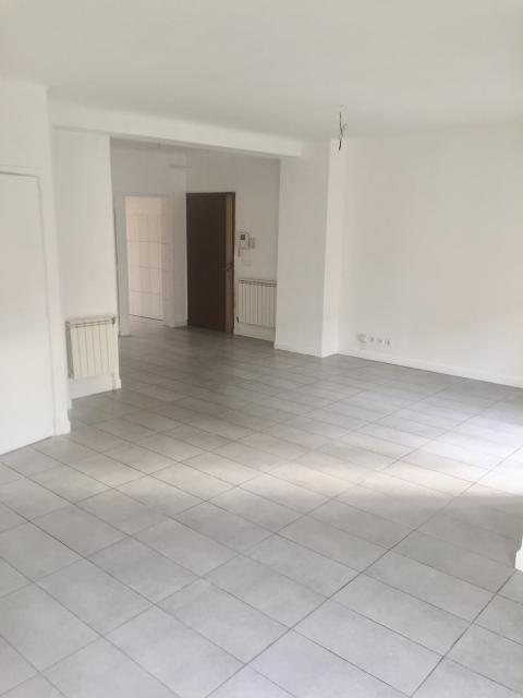 Location appartement T3 Marseille 08 - Photo 1