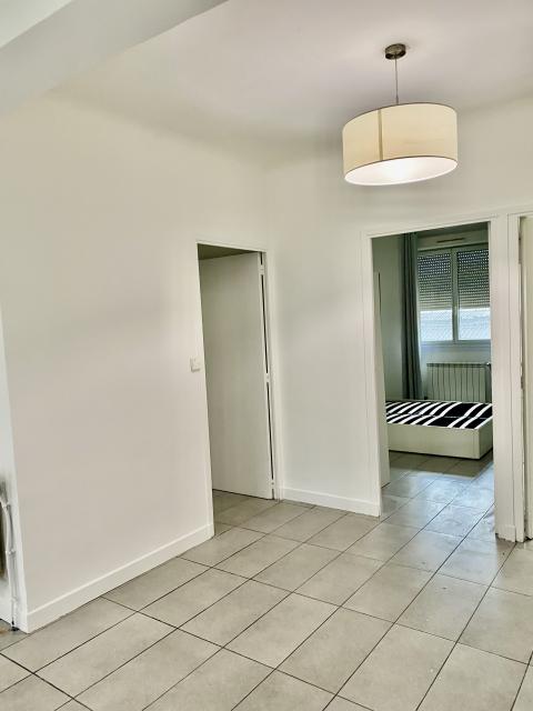 Location appartement T3 Marseille 08 - Photo 5