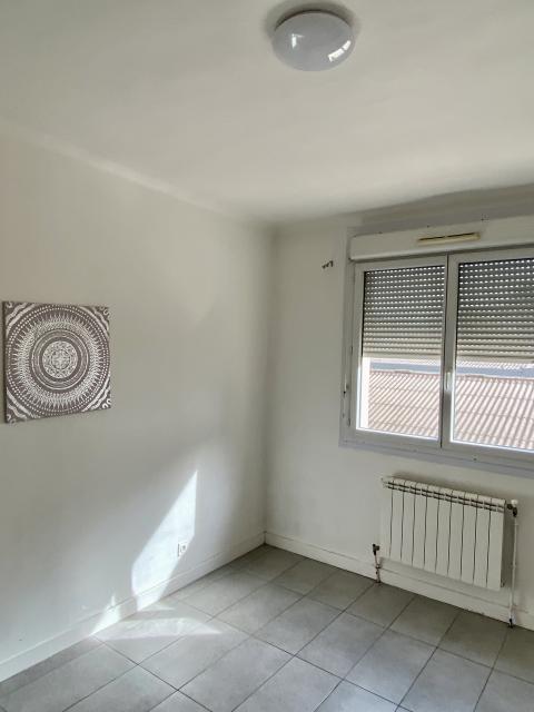 Location appartement T3 Marseille 08 - Photo 10