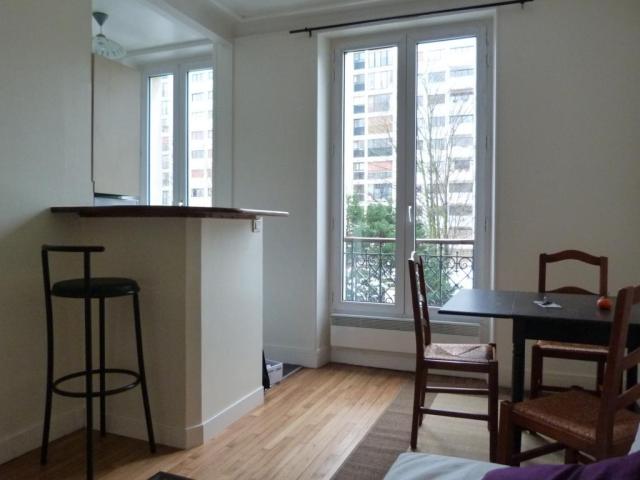 Location appartement T2 Paris 12 - Photo 1