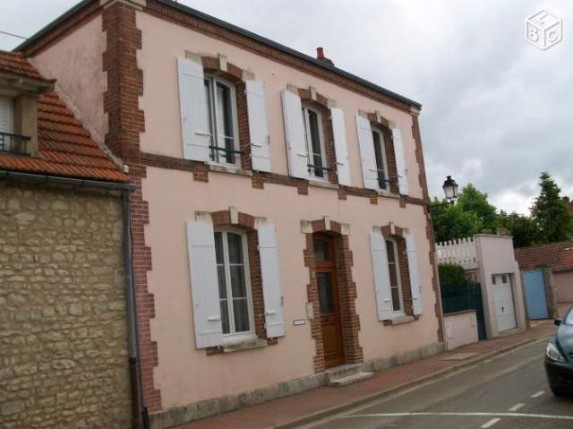 Location maison F7 Voves - Photo 2