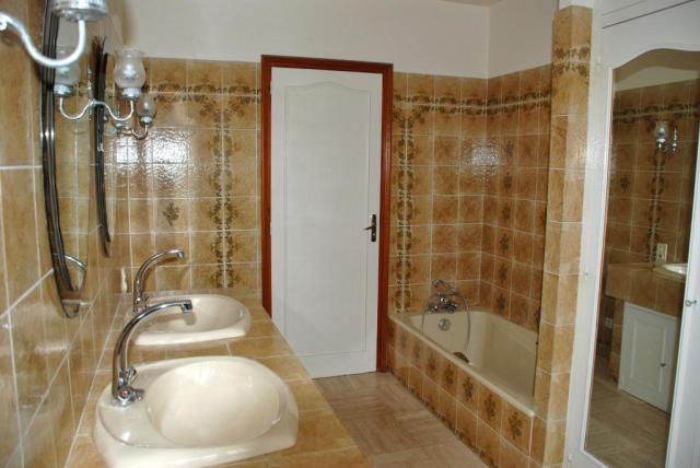 Location maison F7 St Just le Martel - Photo 3