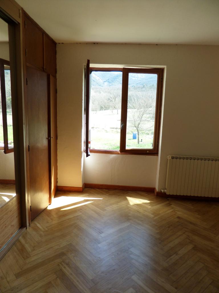Location maison F6 Cereste - Photo 2