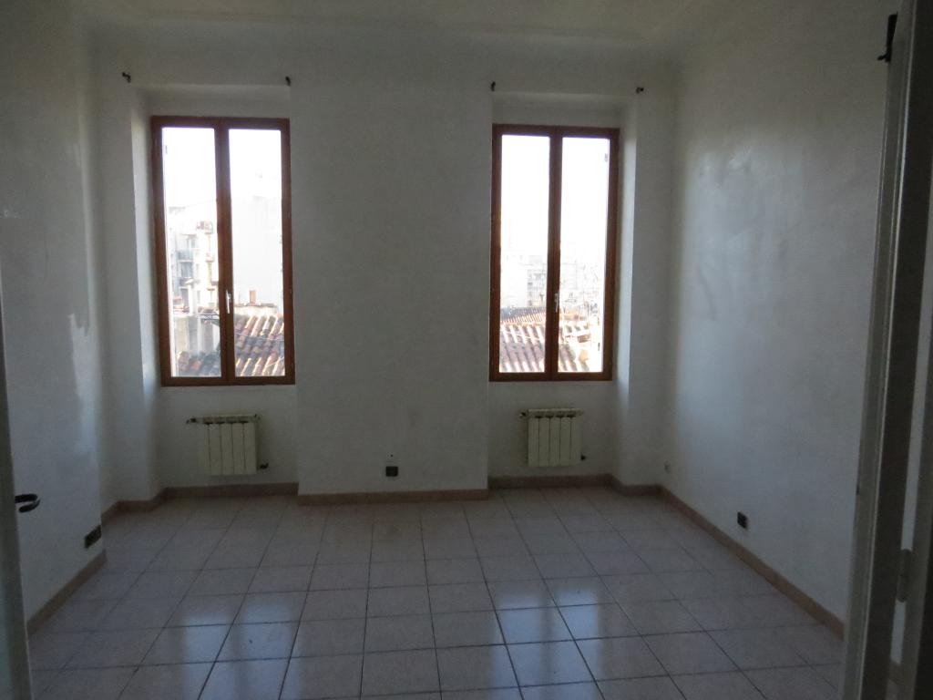 Location appartement T2 Marseille 03 - Photo 1