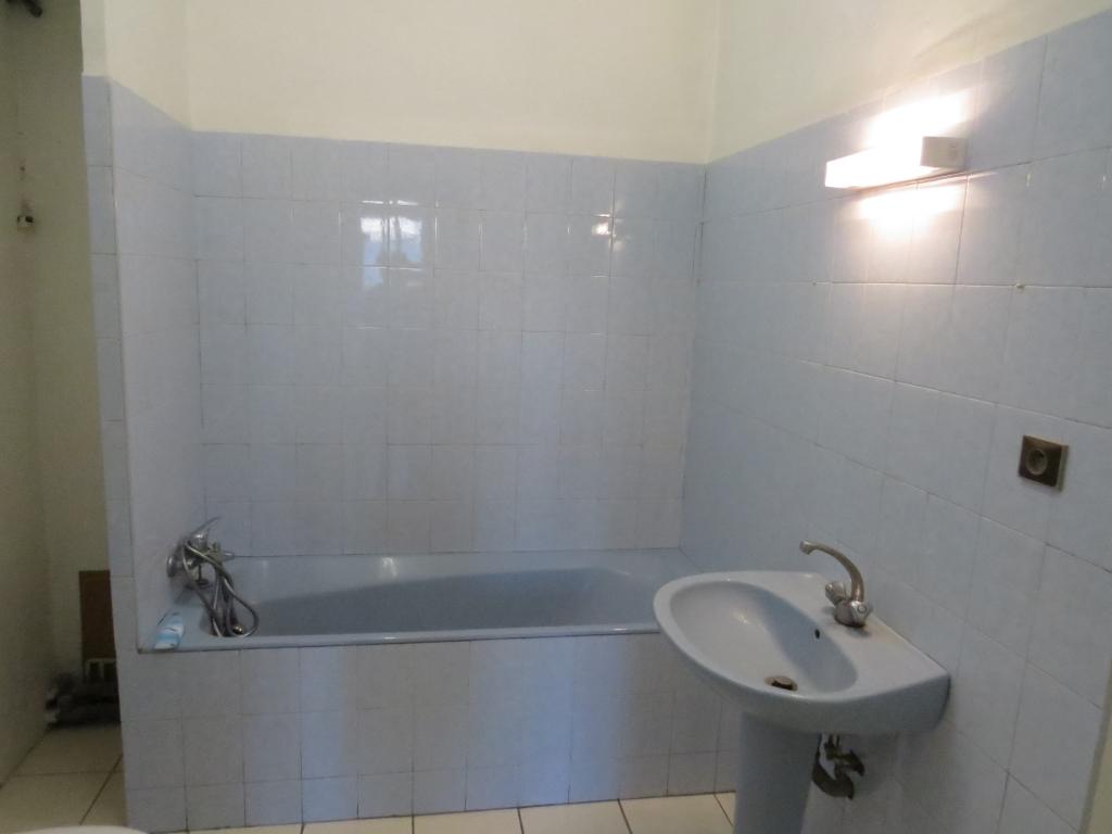 Location appartement T2 Marseille 03 - Photo 3