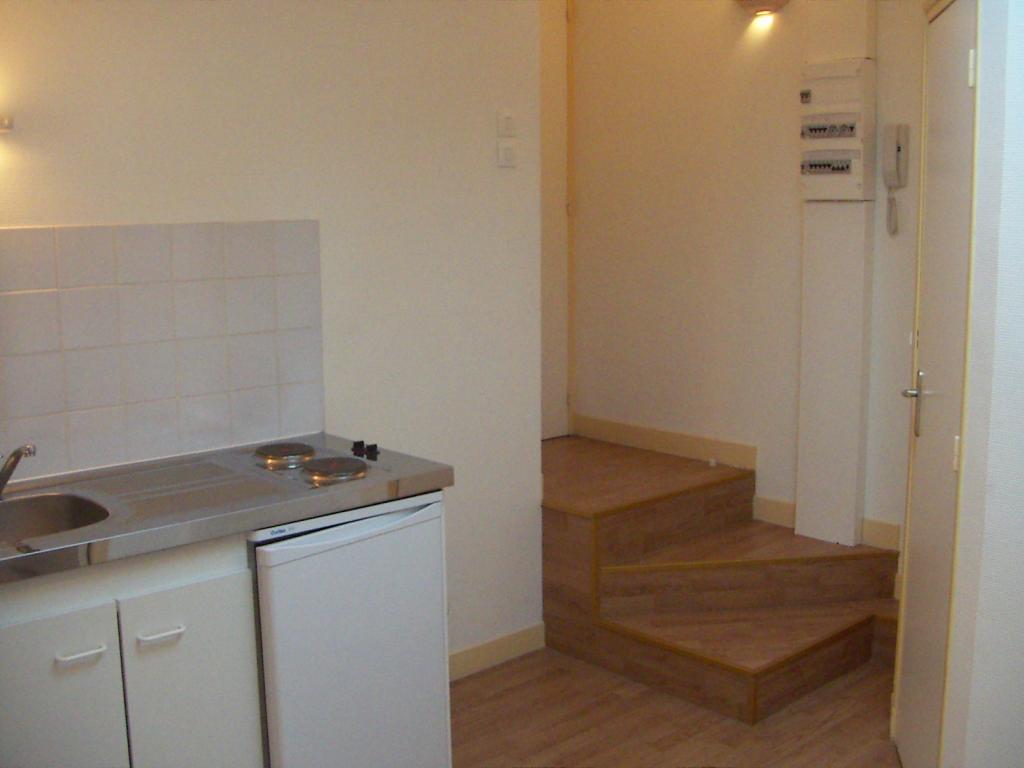 Location appartement T1 Chalons en Champagne - Photo 2