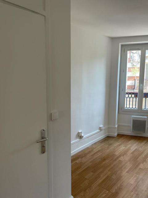 Location appartement T2 Paris 19 - Photo 2