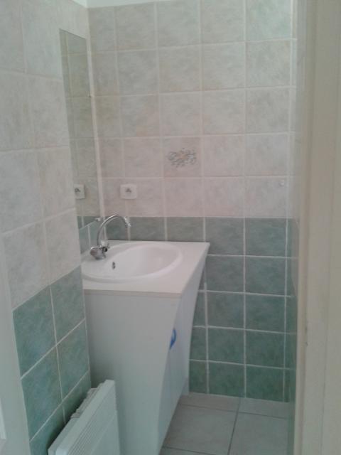 Location studio Apt - Photo 2