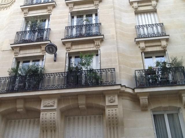 Location appartement T2 Paris 17 - Photo 1