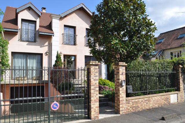 Location maison F7 Viroflay - Photo 2