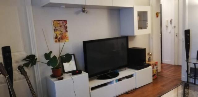 Location appartement T2 Paris 18 - Photo 1