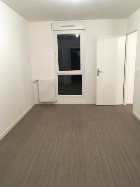 Location appartement T2 Jouy le Moutier - Photo 5