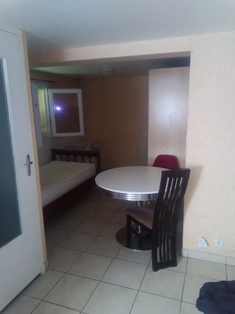 Location studio Le Palais sur Vienne - Photo 2