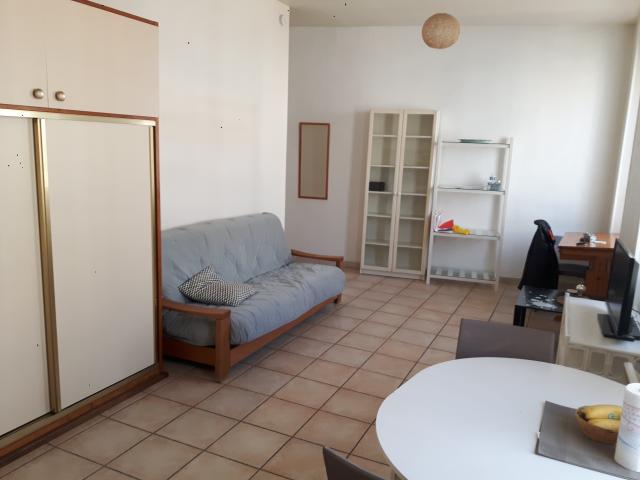 Location appartement T1 Marseille 04 - Photo 3