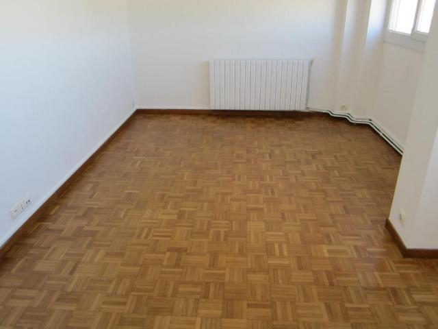 Location appartement T1 Marseille 05 - Photo 3