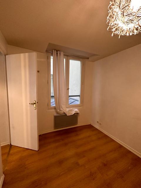 Location appartement T2 Paris 02 - Photo 3