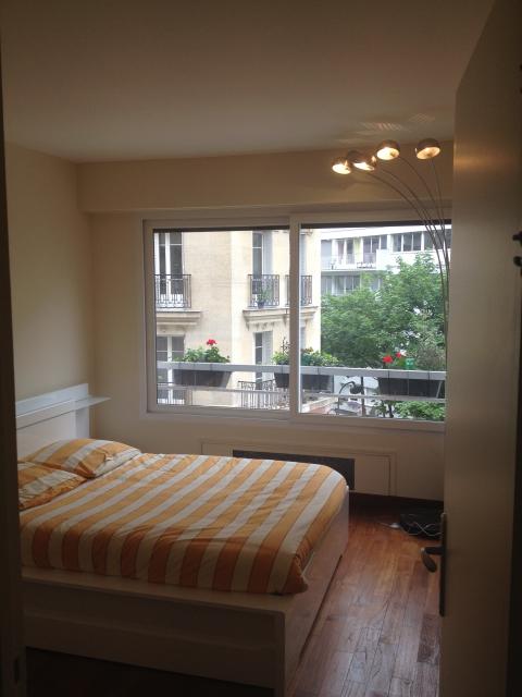Location appartement T2 Paris 16 - Photo 1