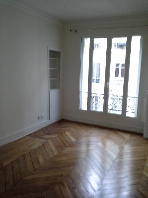 Location appartement T3 Paris 07 - Photo 1