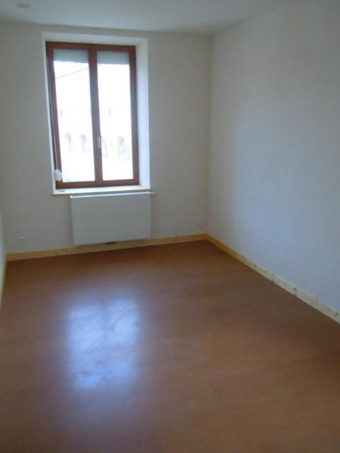 Location appartement T5 Charmes - Photo 4