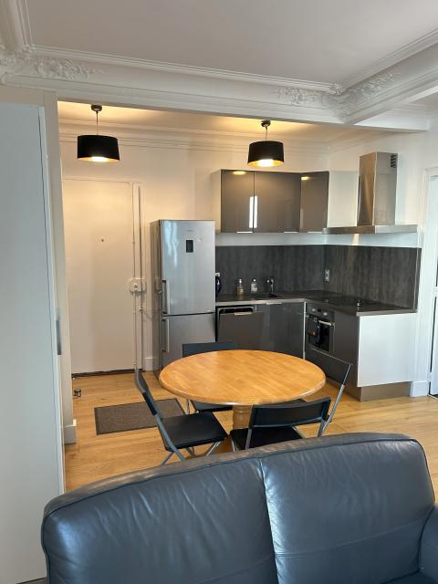 Location appartement T2 Paris 08 - Photo 2