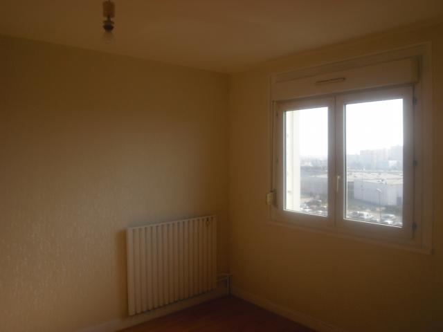 Location appartement T4 La Chapelle St Luc - Photo 4
