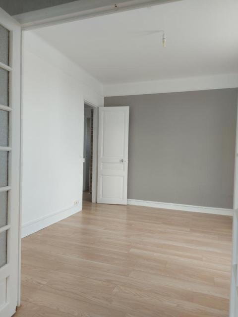 Location appartement T2 Les Essarts le Roi - Photo 2