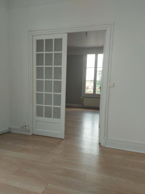 Location appartement T2 Les Essarts le Roi - Photo 3