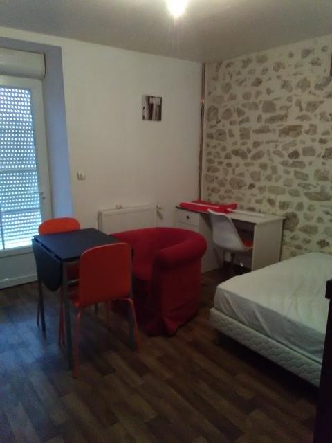Location studio Magnac Laval - Photo 3