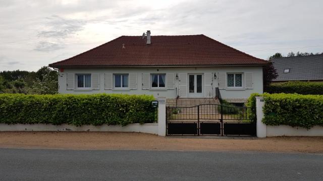 Location maison F7 Domerat - Photo 3